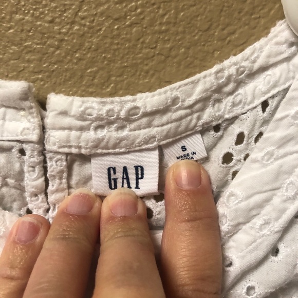 Gap Eyelet Ruffle Sleeve Top - Picture 5 of 5